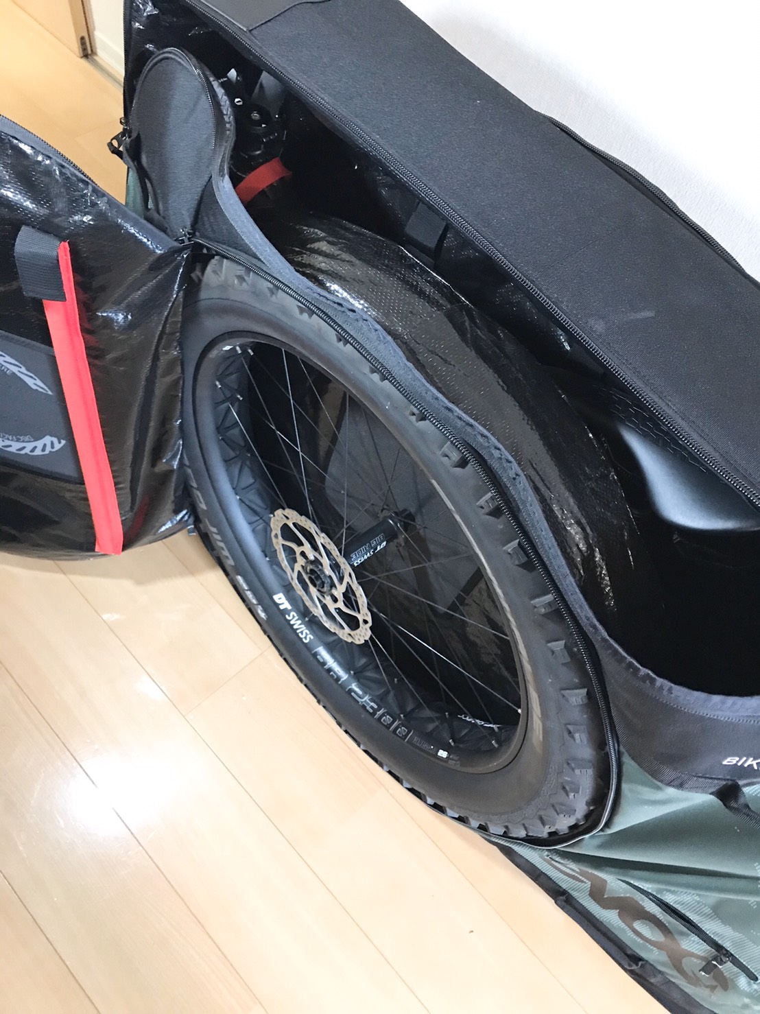 EVOC バイクトラベルバッグ２８０ｌ 飛行機等の輪行バッグ - 自転車